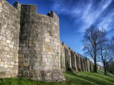 city-walls-164825_1920
